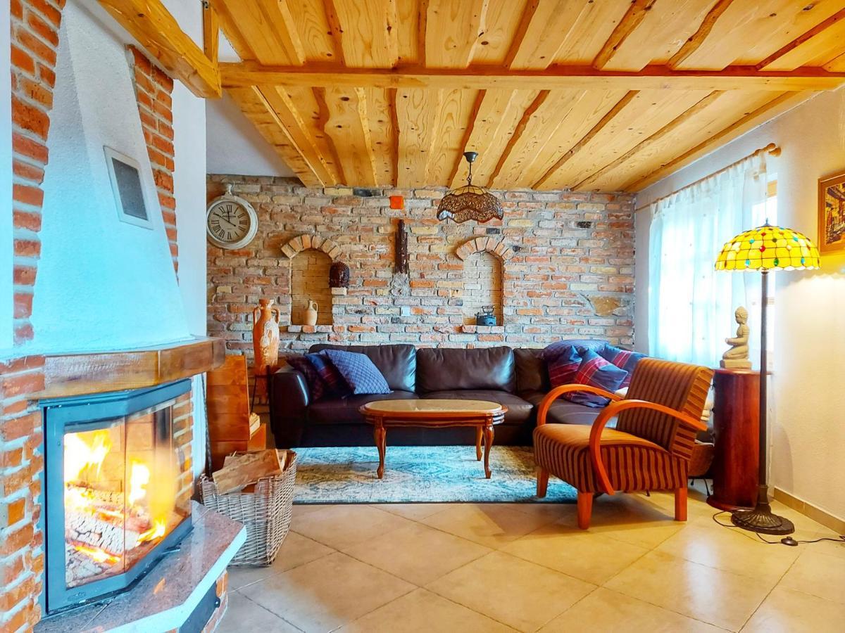 Peter'S Pine Cottage Korenica Εξωτερικό φωτογραφία
