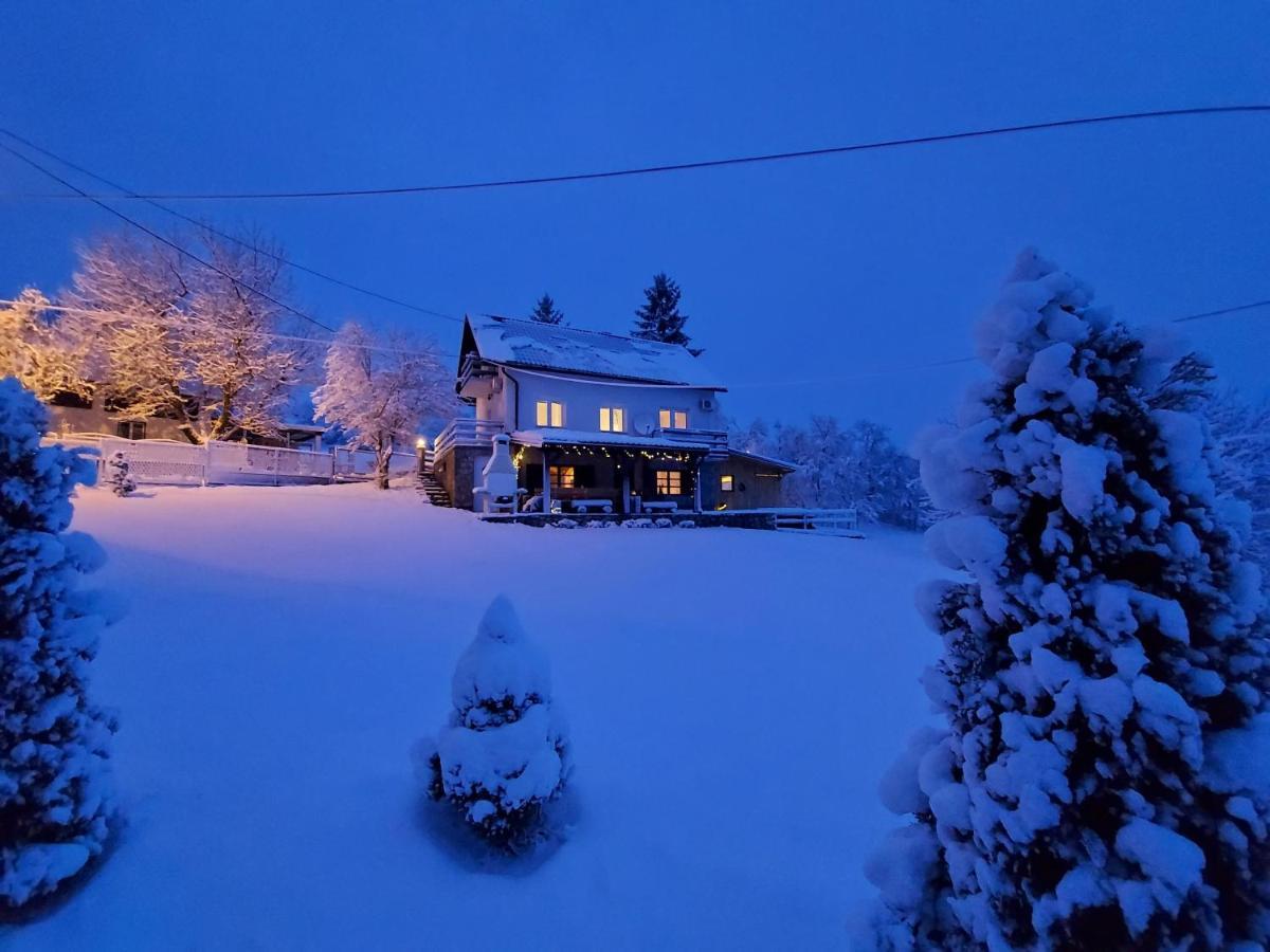 Peter'S Pine Cottage Korenica Εξωτερικό φωτογραφία