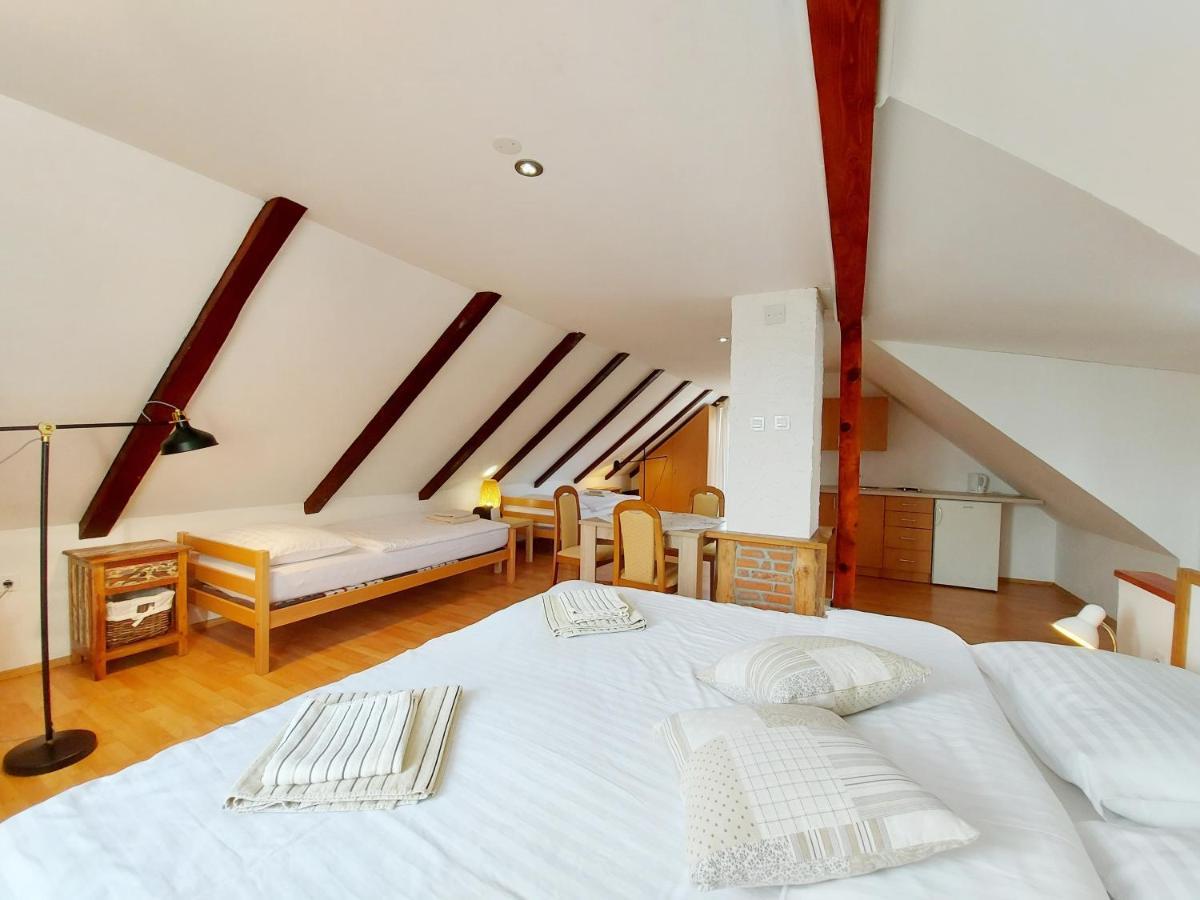 Peter'S Pine Cottage Korenica Εξωτερικό φωτογραφία