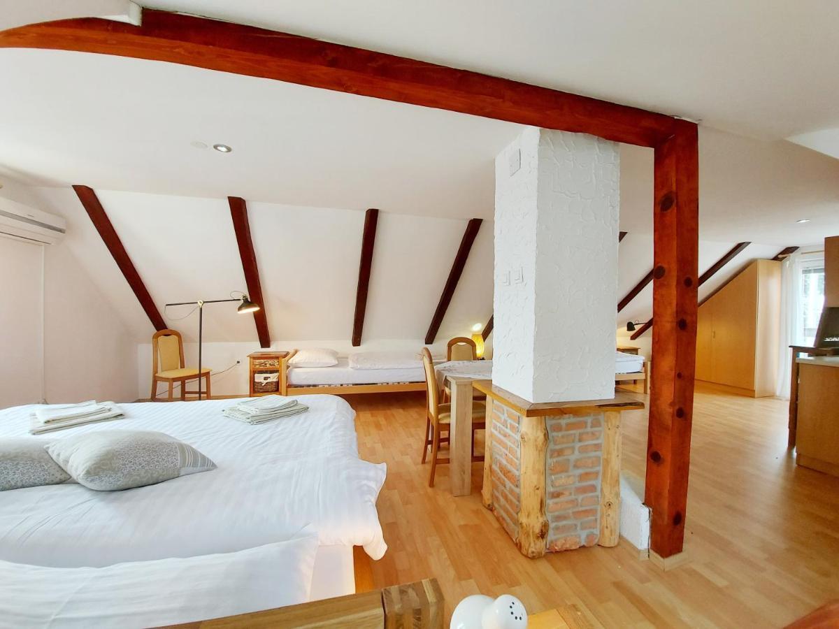 Peter'S Pine Cottage Korenica Εξωτερικό φωτογραφία
