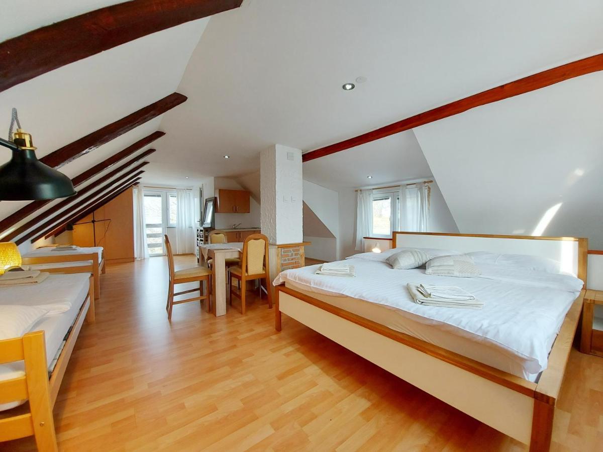 Peter'S Pine Cottage Korenica Εξωτερικό φωτογραφία